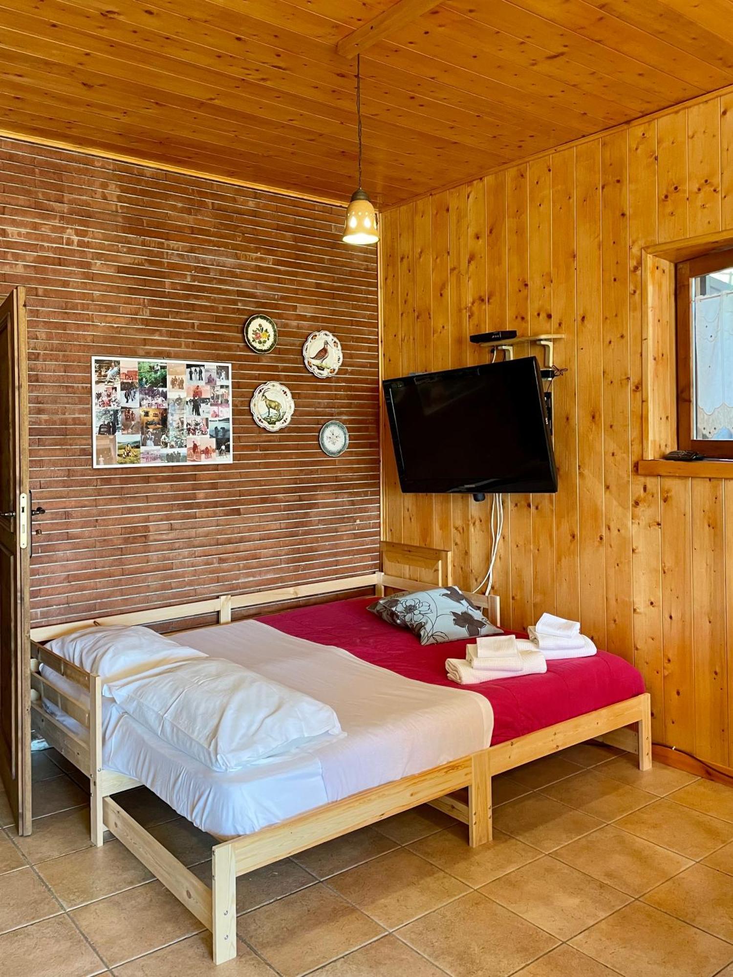 Chalet Natura La Taverna Dei 3 Porcellini Cavaliere  Eksteriør bilde